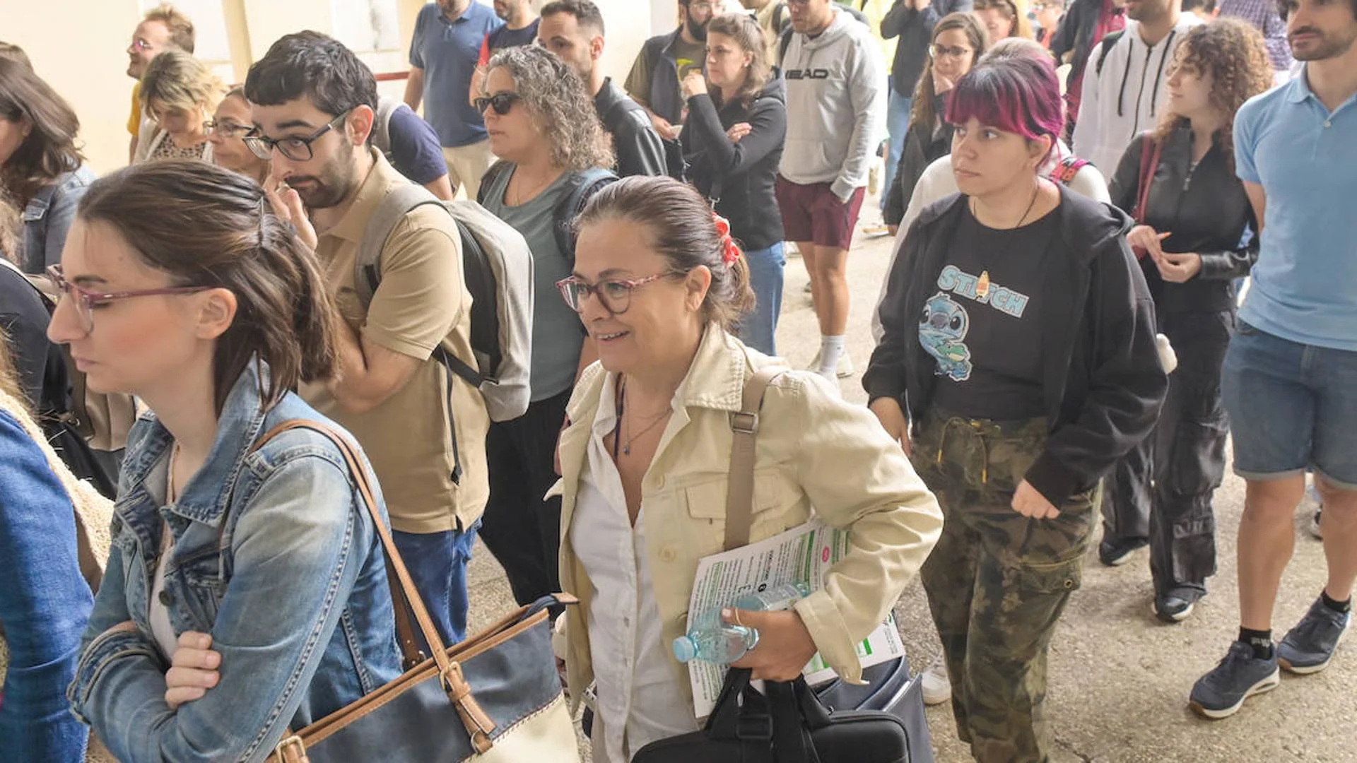 Tres Mil Opositores Buscan Una De Las 225 Plazas De Profesorado En